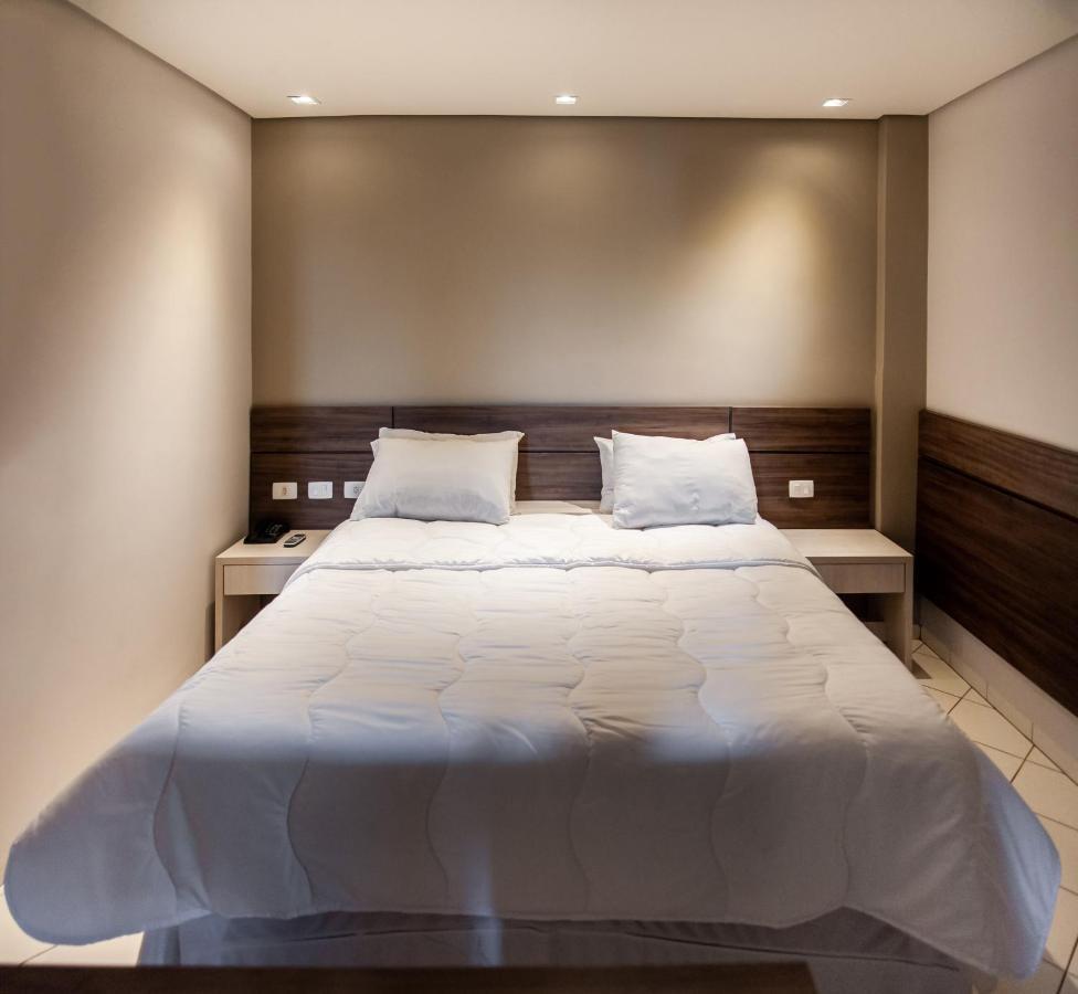 London Hotel Лондрина Екстериор снимка