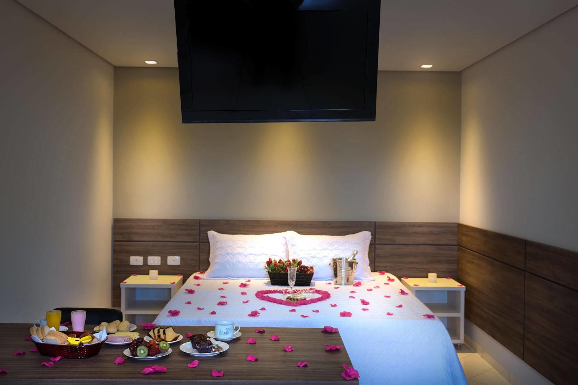 London Hotel Лондрина Екстериор снимка